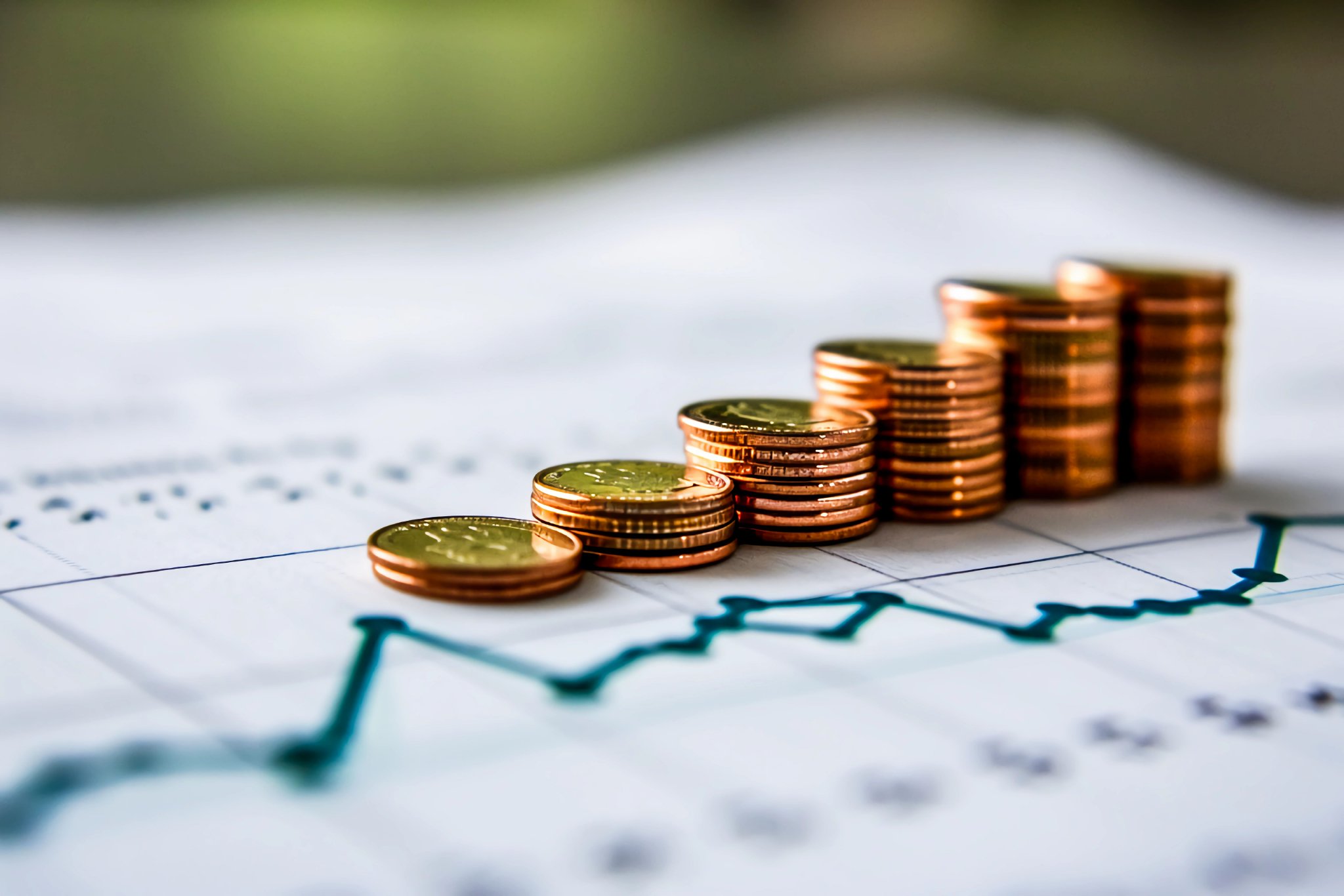 新发回暖“日光基”频现!主动权益基金年内发行规模同比翻倍